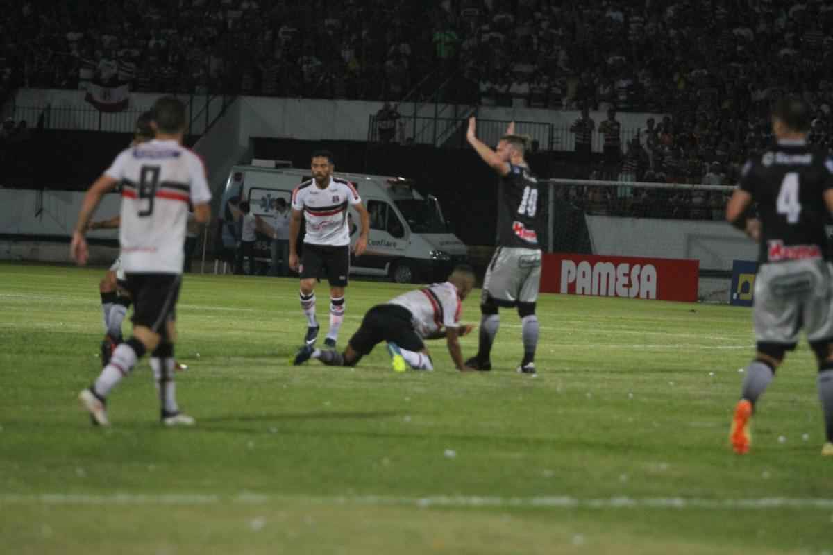 Em um Arruda em ebulio, Santa Cruz recebeu o Operrio-PR para a primeira partida das quartas de final da Srie C 