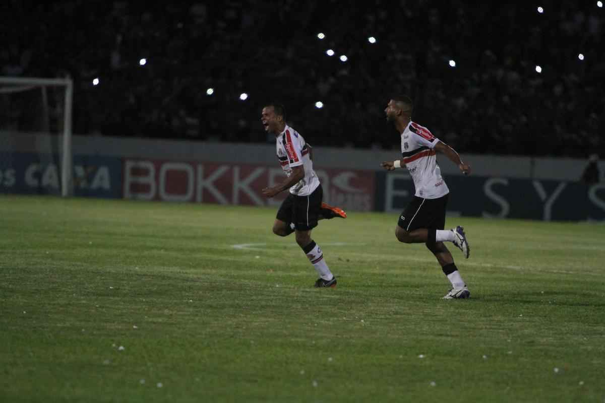 Em um Arruda em ebulio, Santa Cruz recebeu o Operrio-PR para a primeira partida das quartas de final da Srie C 