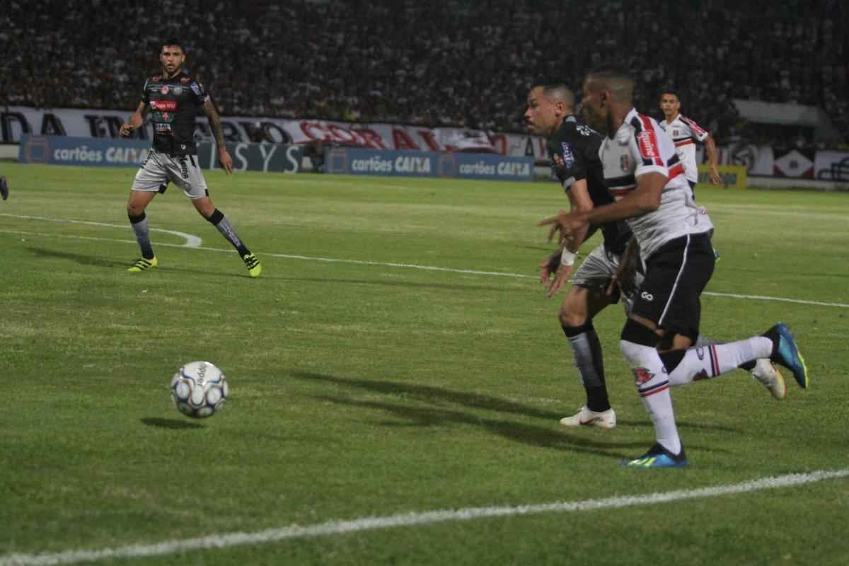 Em um Arruda em ebulio, Santa Cruz recebeu o Operrio-PR para a primeira partida das quartas de final da Srie C