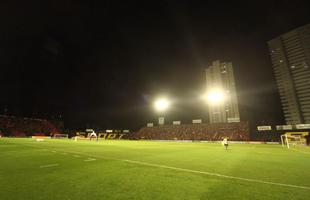 Torcedor do Sport leva sal grosso para tirar 'zica' do time no Campeonato Brasileiro