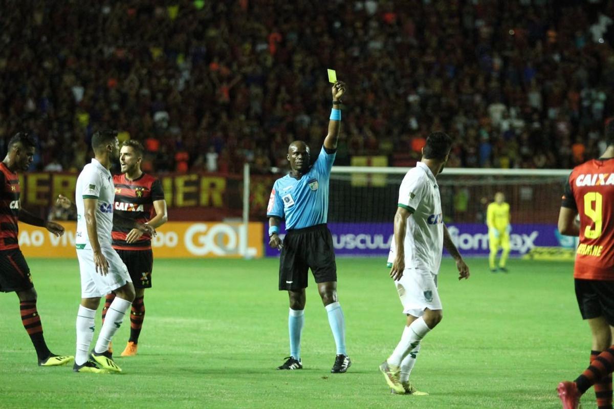 Em duelo importante para times que brigam contra a zona de rebaixamento, Sport e Amrica-MG duelam na Ilha do Retiro