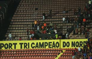 No intervalo, torcedores do Sport chegaram a brigar entre si na Ilha do Retiro