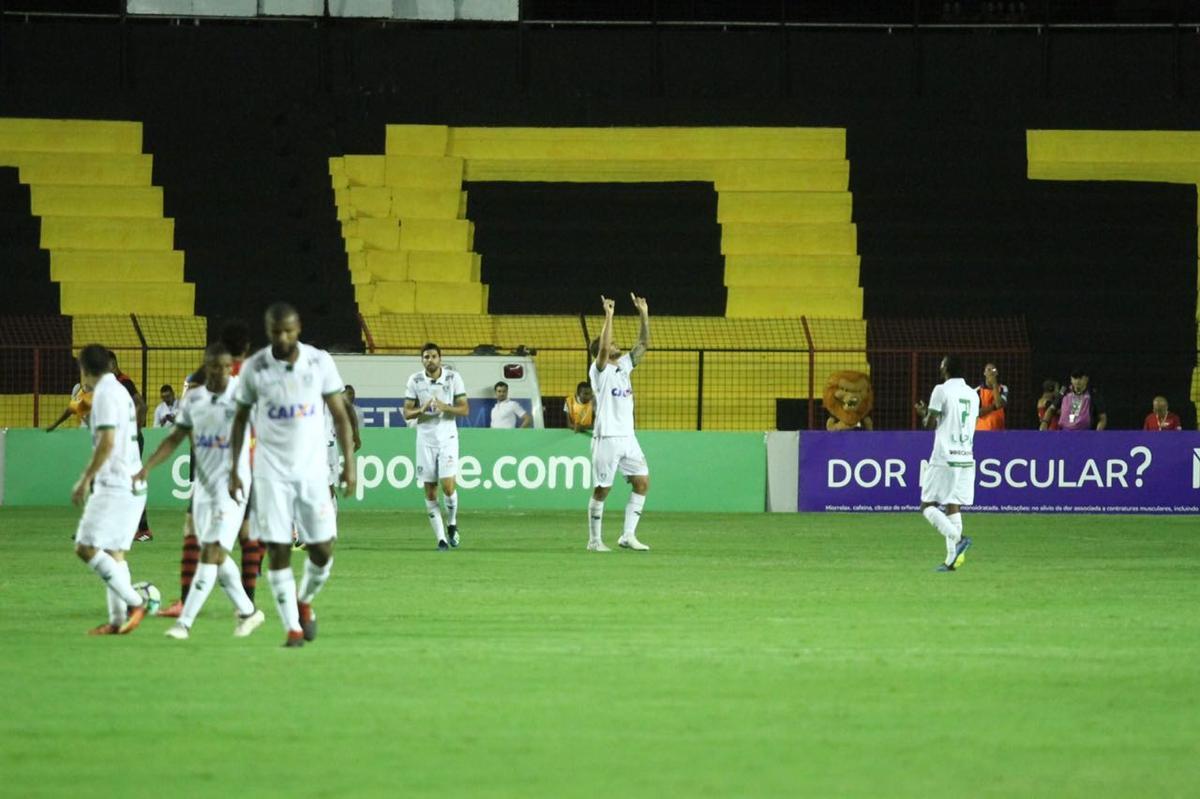 Com derrota do Sport, torcedor invade campo e time pode ser punido