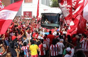 Cerca de trs mil torcedores comparecem ao ltimo treinamento antes da partida decisiva contra o Bragantino