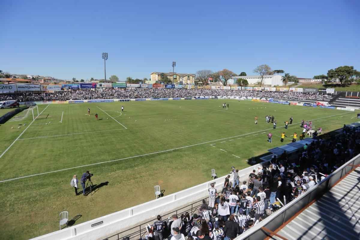 Tricolor joga mal e perde por 3 a 0 para Fantasma, acumulando quarta eliminao em mata-mata no ano