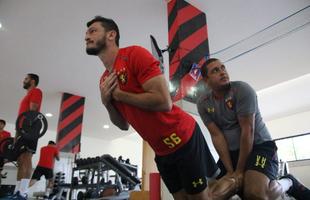 Atletas do elenco profissional retomaram as atividades aps a derrota contra o Botafogo, no Rio de Janeiro 