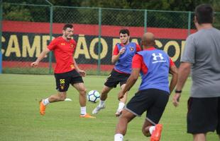 Movimentao no CT teve a presena de alguns dirigentes do clube, como Klauss Cmara e Gustavo Dubeux 