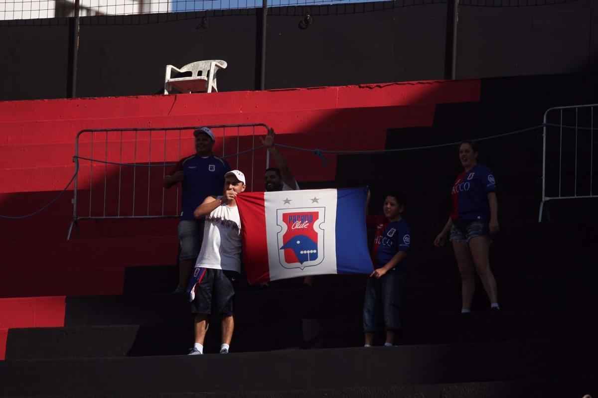 Pressionado pela sequncia de 11 jogos sem vitria na Srie A, Sport recebeu o lanterna Paran neste domingo, na Ilha do Retiro