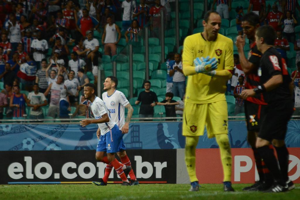 Em partida vlida pela 23 rodada do Brasileiro, Bahia e Sport fizeram duelo para tentar se afastar da zona de rebaixamento