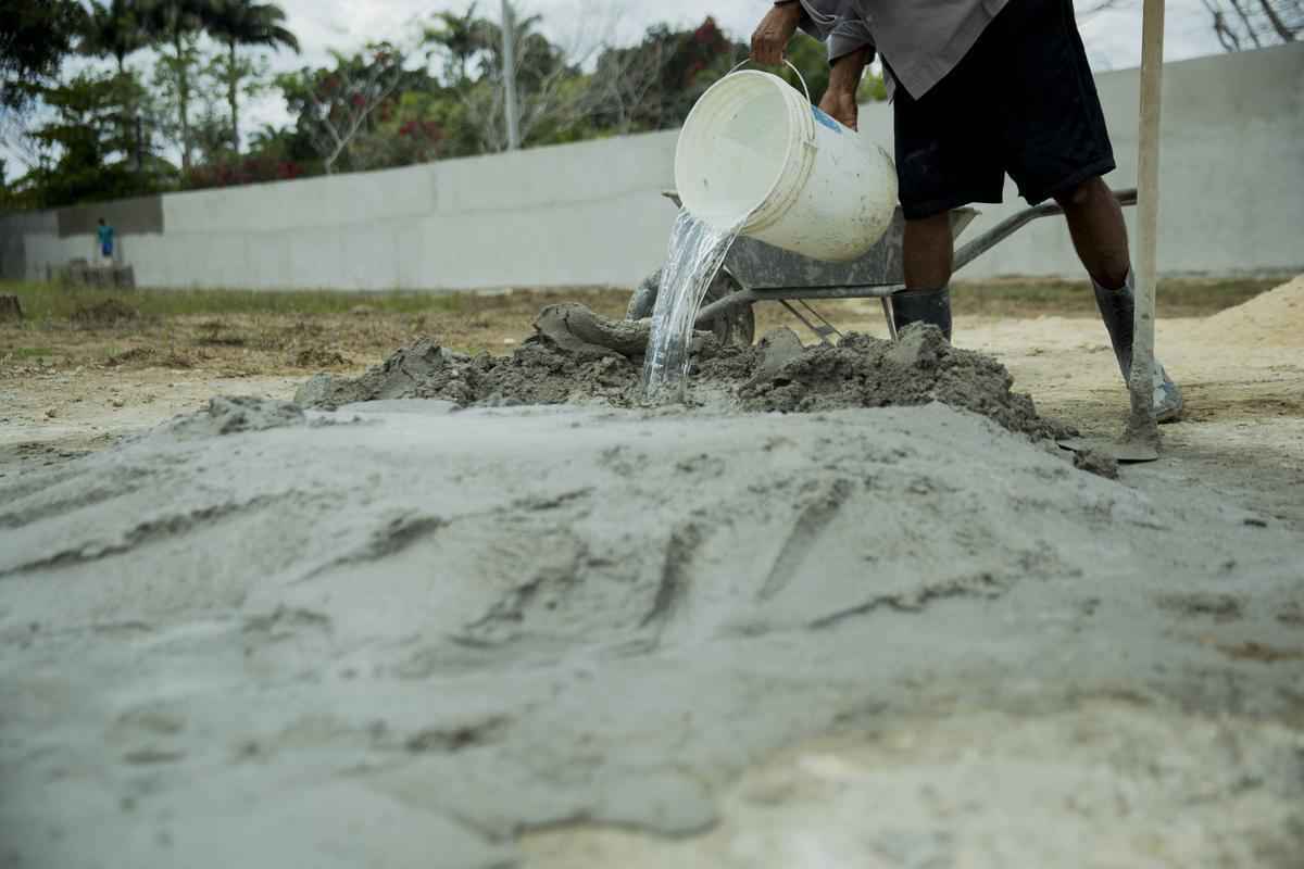 Com a ajuda financeira dos torcedores corais, CT Ninho das Cobras ainda , porm, um grande canteiro de obras