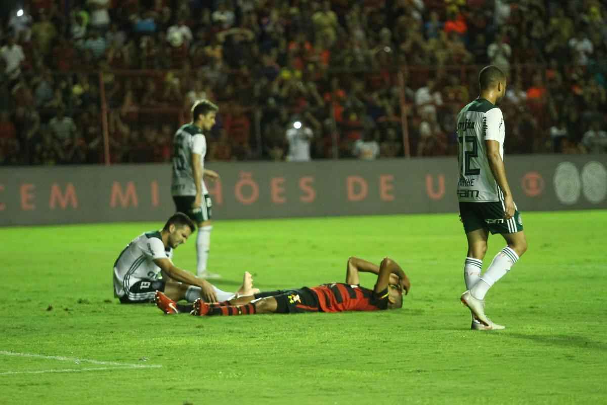 O ltimo jogo de Eduardo Baptista no comando do Sport foi contra o Palmeiras. E mais uma derrota: 1 a 0