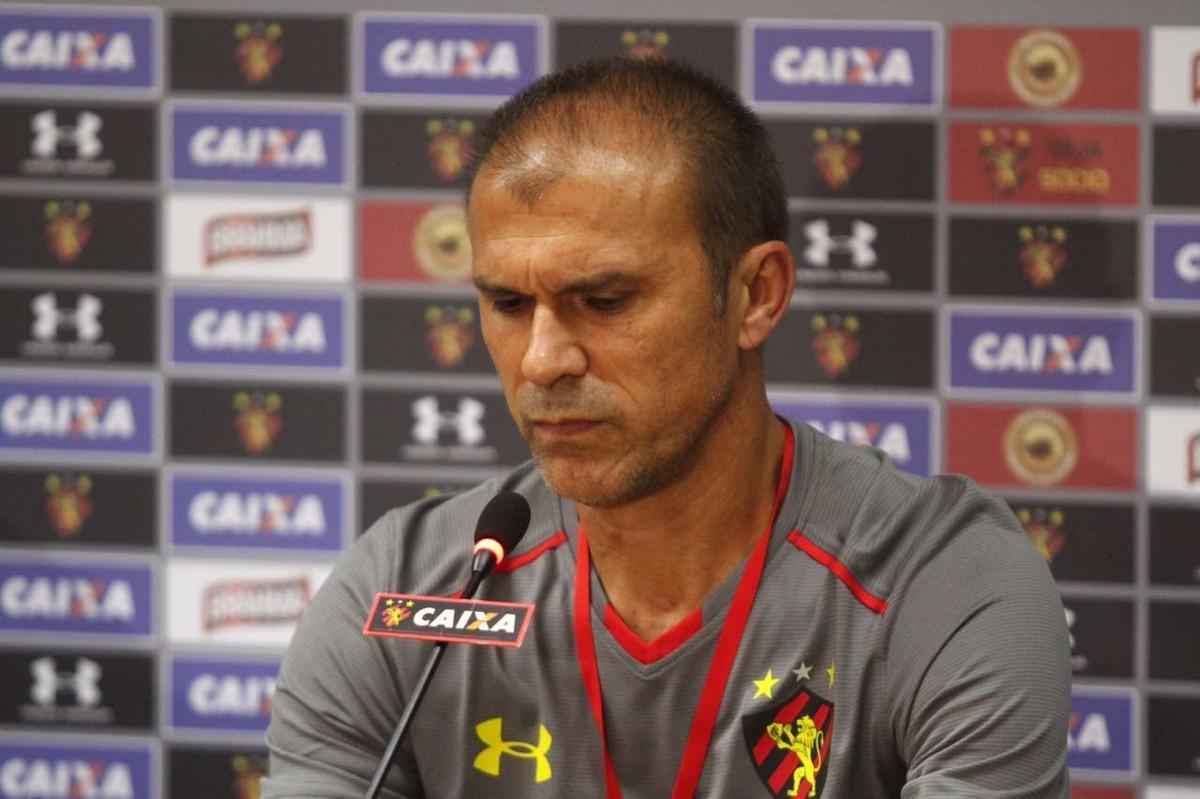 Tcnico Milton Mendes foi apresentado oficialmente no Sport e teve o primeiro contato com os jogadores do clube