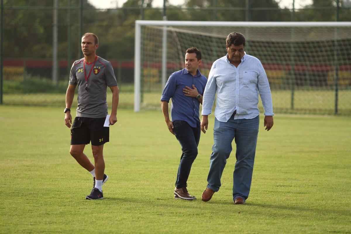 Aps a apresentao, treinador comandou atividade descontrada e arrancou risada dos atletas do Sport