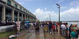 O clima no Recife Antigo era bastante animado com centenas de pessoas acompanhando o evento