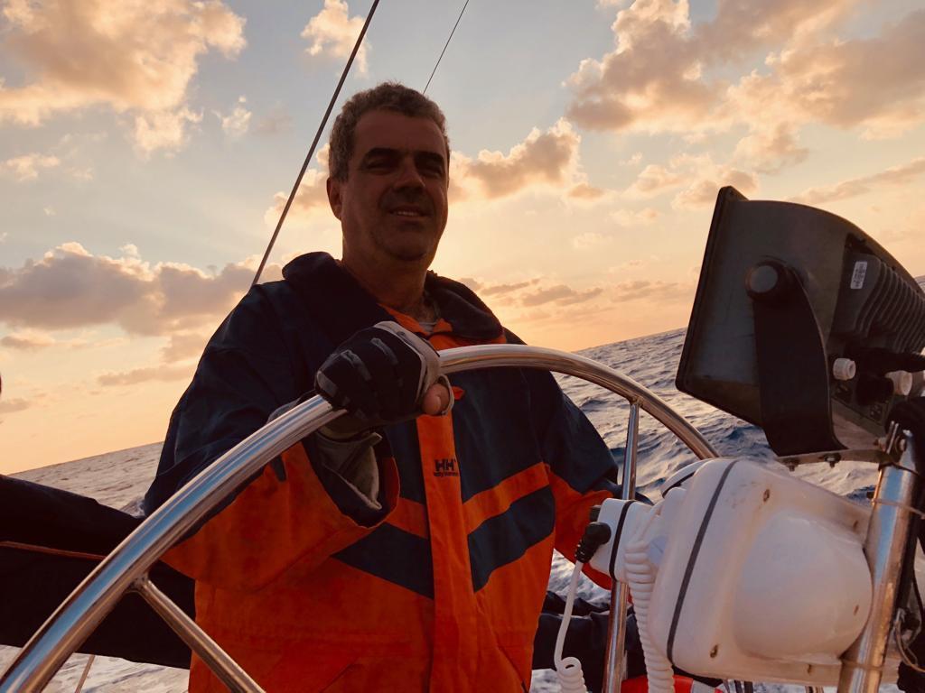 O velejador deu uma verdadeira lio de vida ao competir na Regata Recife-Fernando de Noronha