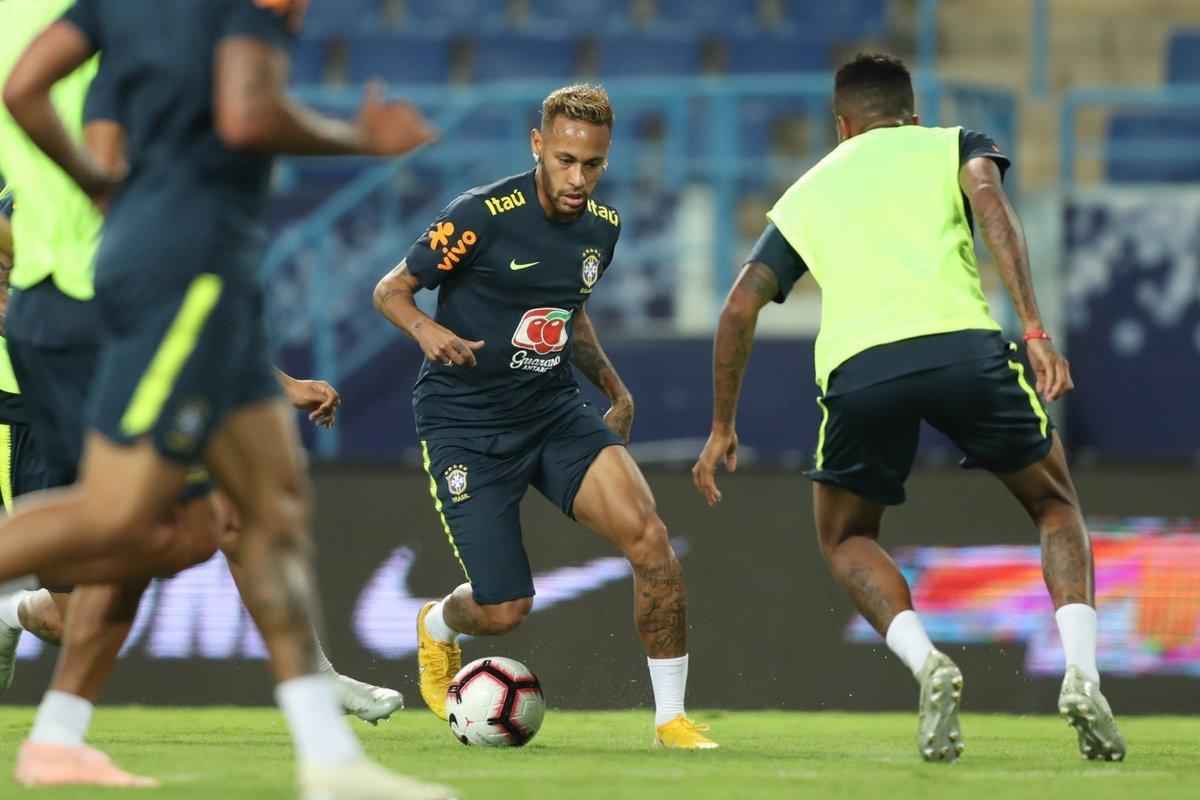 Seleo Brasileira treina na vspera do amistoso contra a Arbia Saudita
