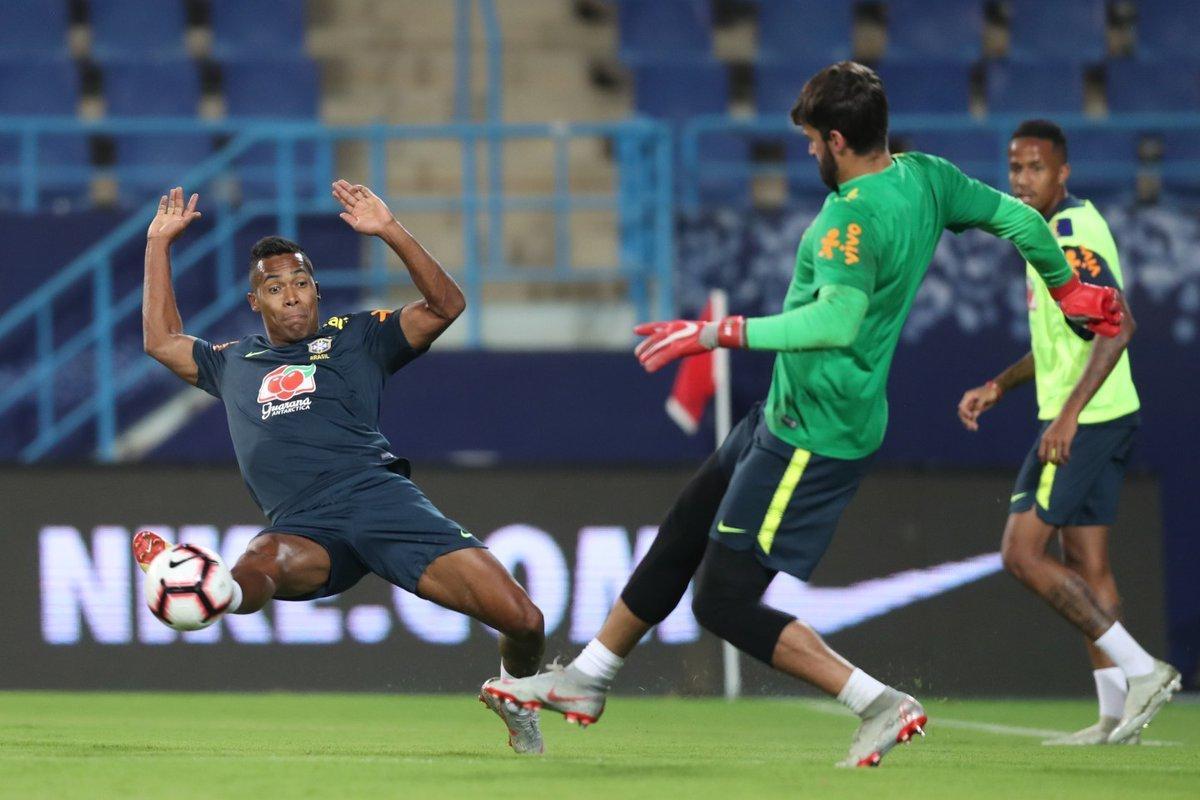 Seleo Brasileira treina na vspera do amistoso contra a Arbia Saudita