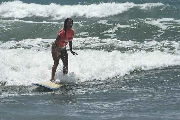 Projeto promove tambm o Maraca Surf Festival Feminino Open, evento dedicado  prtica da modalidade por mulheres