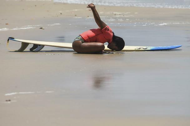 Projeto promove tambm o Maraca Surf Festival Feminino Open, evento dedicado  prtica da modalidade por mulheres