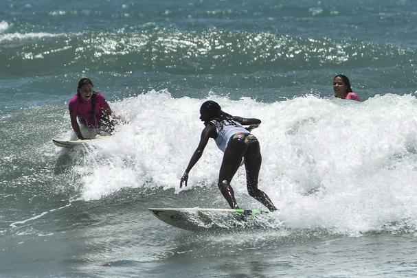 Projeto promove tambm o Maraca Surf Festival Feminino Open, evento dedicado  prtica da modalidade por mulheres