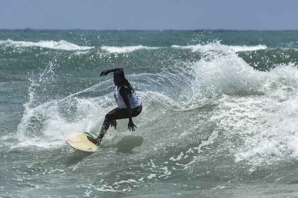 Projeto promove tambm o Maraca Surf Festival Feminino Open, evento dedicado  prtica da modalidade por mulheres