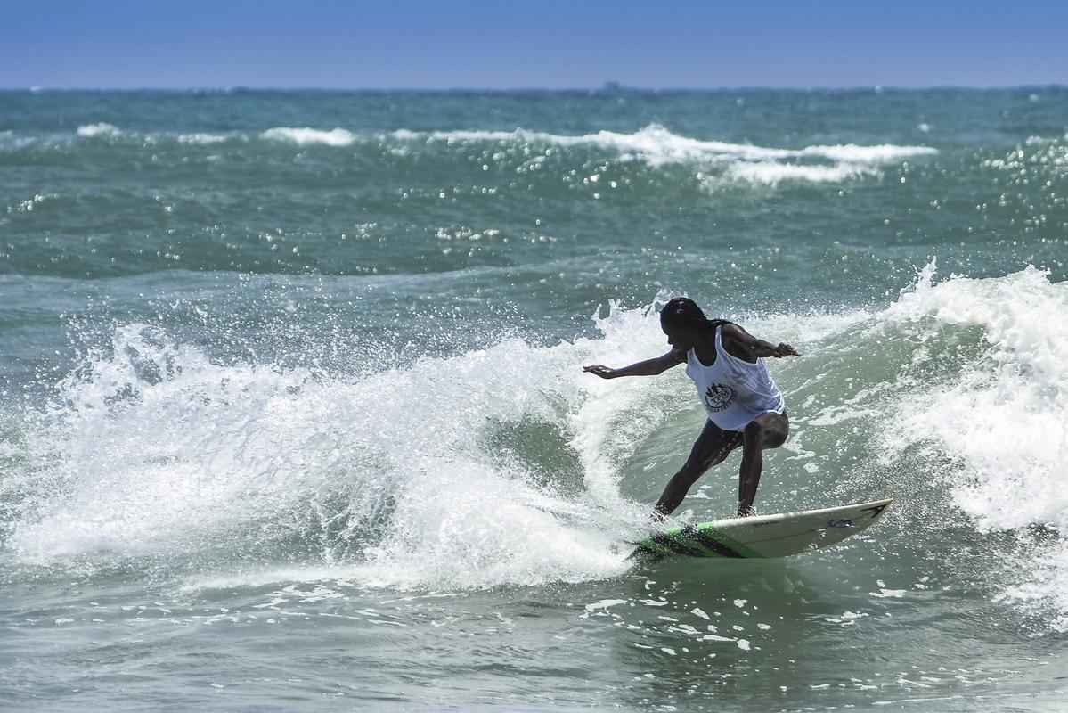 Projeto promove tambm o Maraca Surf Festival Feminino Open, evento dedicado  prtica da modalidade por mulheres