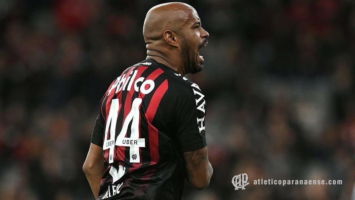 Leão acumulou sua 10ª derrota seguida fora de casa e segue afundado na zona de rebaixamento, com 27 pontos, na 19ª posição