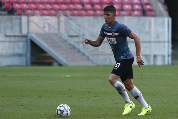 Contratado junto ao Macaé, o volante Charles fez uma temporada regular pelo Tricolor e segue no time-base coral para 2019