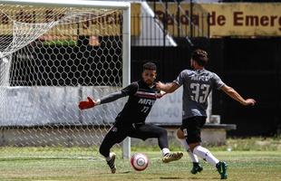 Goleiro de 21 anos lanado pelas divises de base do Santa Cruz, Lucas Silva poder comear a temporada como goleiro nmero dois do clube pela primeira vez