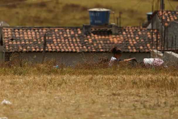 Antes de conseguir despontar na carreira, zagueiro Sandoval jogou em troca de um teto e uma refeio, passou frio em So Paulo e hoje vive sua melhor fase