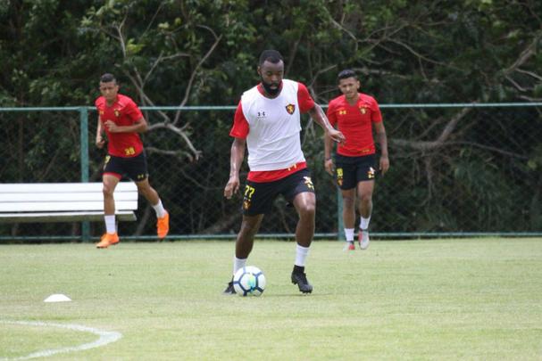 Elenco se reapresentou com trabalho na academia e treino tcnico em campo. Sander, Jair, Marlone e Michel Bastos foram poupados da atividade