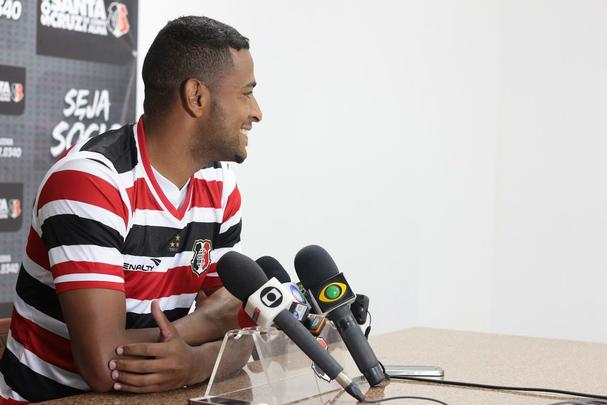 Em passagens pelo Santa Cruz entre 2015 e 2016, alm de 2018, Allan Vieira soma 58 partidas pelo Tricolor, com dois ttulos conquistados e uma acesso  Srie A