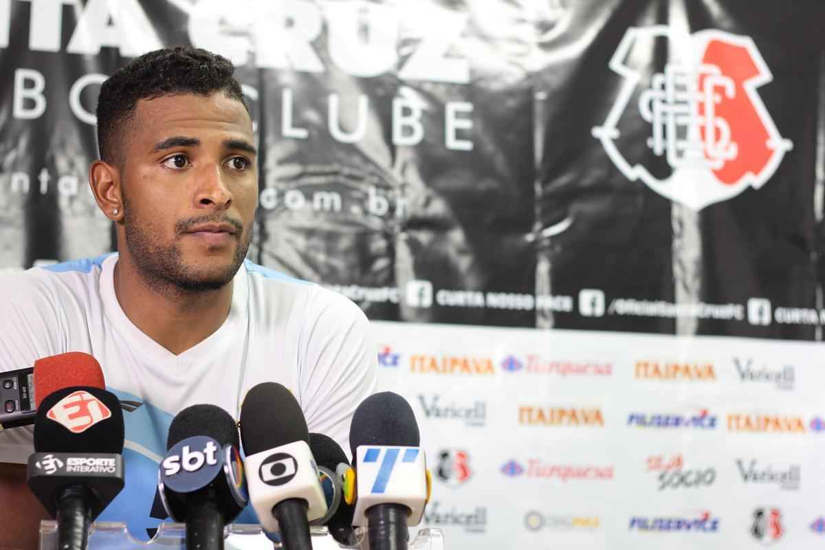 Em passagens pelo Santa Cruz entre 2015 e 2016, alm de 2018, Allan Vieira soma 58 partidas pelo Tricolor, com dois ttulos conquistados e uma acesso  Srie A