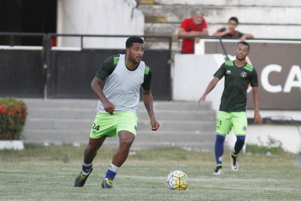 Em passagens pelo Santa Cruz entre 2015 e 2016, além de 2018, Allan Vieira soma 58 partidas pelo Tricolor, com dois títulos conquistados e uma acesso à Série A