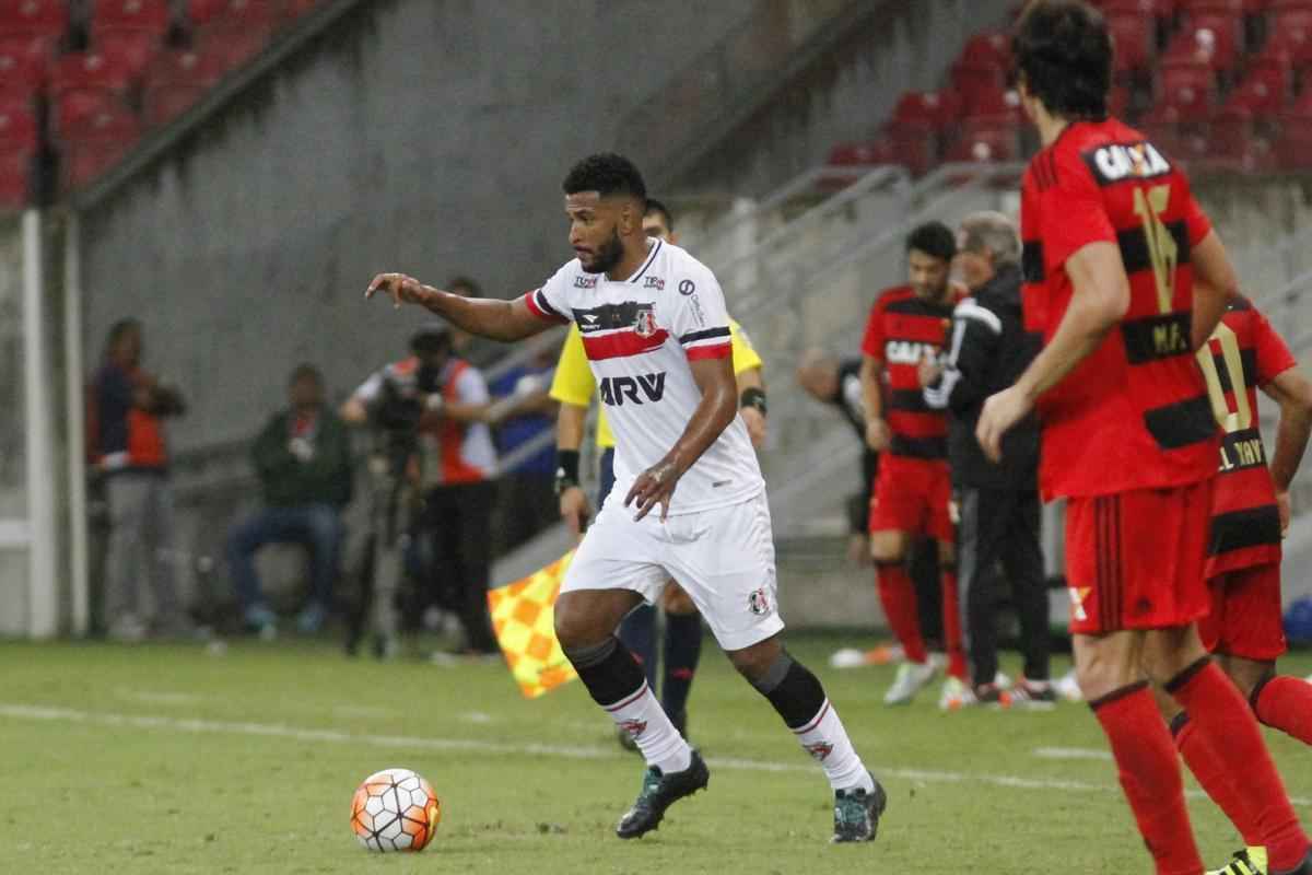 Em passagens pelo Santa Cruz entre 2015 e 2016, alm de 2018, Allan Vieira soma 58 partidas pelo Tricolor, com dois ttulos conquistados e uma acesso  Srie A