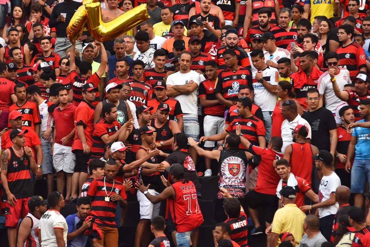 Duelo foi marcado pela improdutiva ofensiva do Rubro-negro pernambucano