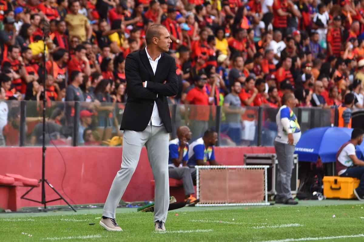 Duelo foi marcado pela improdutiva ofensiva do Rubro-negro pernambucano