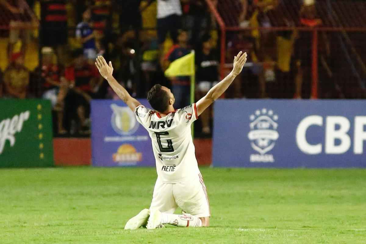 Duelo foi marcado pela improdutiva ofensiva do Rubro-negro pernambucano