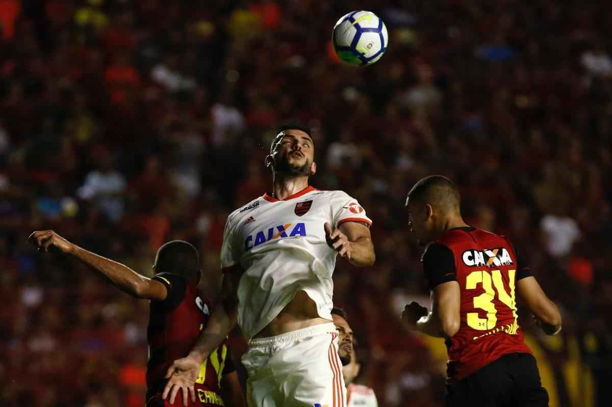 Duelo foi marcado pela improdutiva ofensiva do Rubro-negro pernambucano