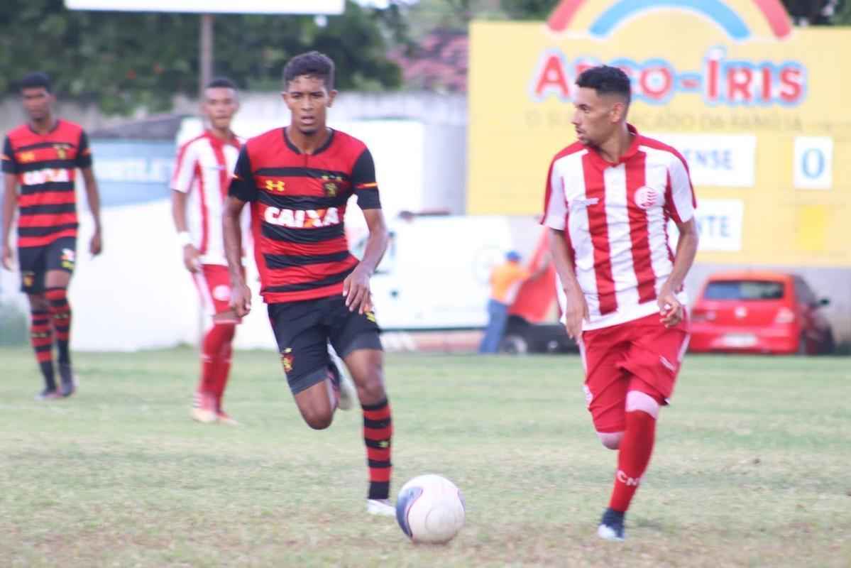 Depois de dois empates sem gols, deciso foi para os pnaltis e o Nutico venceu por 5 a 3