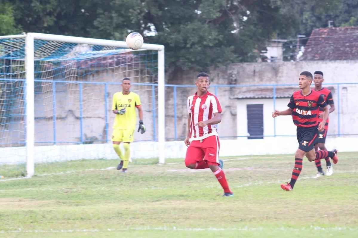 Depois de dois empates sem gols, deciso foi para os pnaltis e o Nutico venceu por 5 a 3