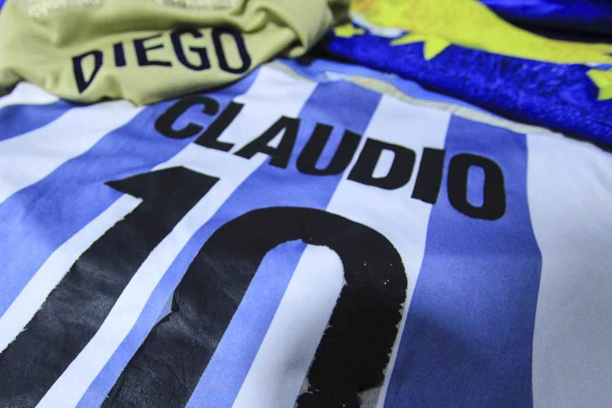 Diego Chaves e Claudio Albarellos, enteado e padrasto, vivem ansiedade para o jogo mais importante do Superclssico argentino, entre Boca Juniors e River Plate, na final da Libertadores 