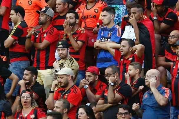 Sport chegou a vencer partida por 2 a 1, mas não conseguiu escapar do rebaixamento com resultados de vitória da Chapecoense e empate entre Ceará e Vasco