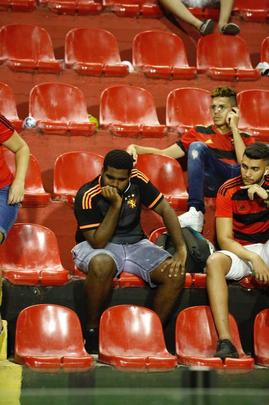 Sport chegou a vencer partida por 2 a 1, mas não conseguiu escapar do rebaixamento com resultados de vitória da Chapecoense e empate entre Ceará e Vasco