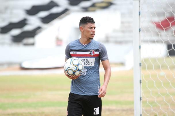 Santa Cruz apresentou os dois primeiros reforços para a temporada 2019: o meia Luiz Felipe e o volante Lucas Gonçalves