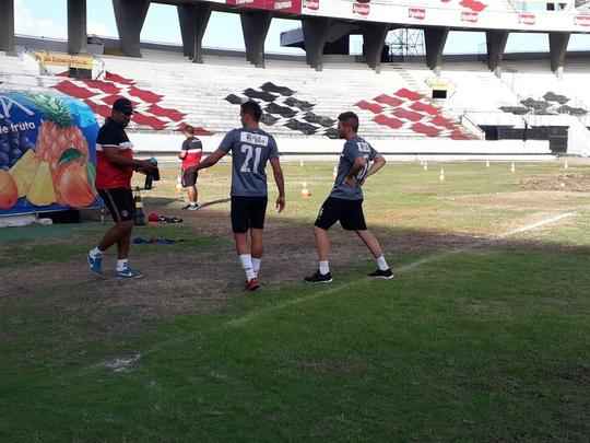 Meio-campista Allan Dias, lateral esquerdo Bruno Ré e o volante Diego Lorenzi foram confirmados nesta segunda-feira