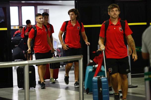 Equipe argentina participa de amistoso com Alvirrubro na reabertura dos Aflitos