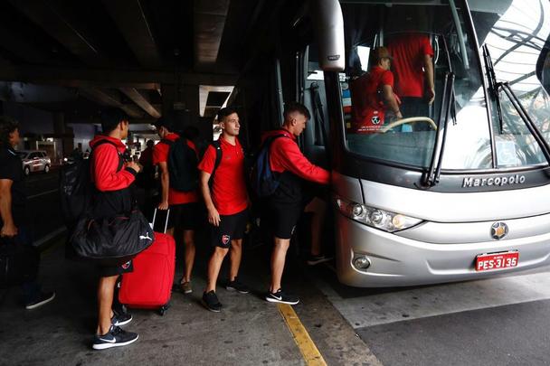 Equipe argentina participa de amistoso com Alvirrubro na reabertura dos Aflitos
