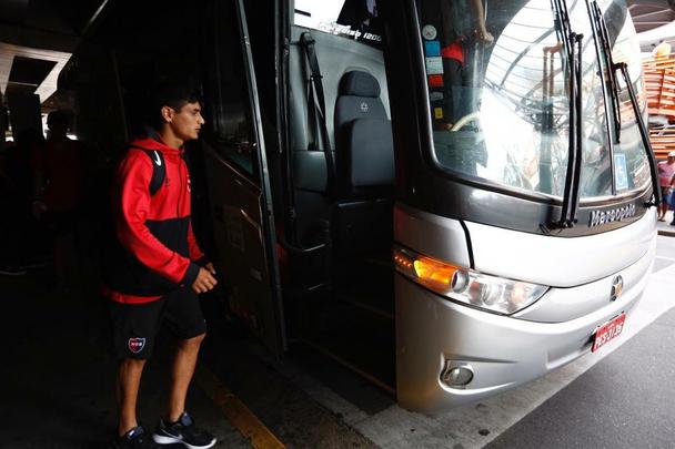 Equipe argentina participa de amistoso com Alvirrubro na reabertura dos Aflitos
