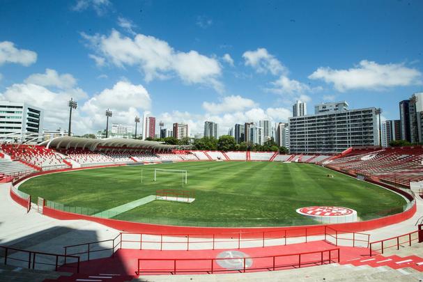 11 de dezembro de 2018- Estdio dos Aflitos, enfim, pronto para receber seus torcedores de volta. Com alambrados de vidro, novas cadeiras e pintura. A imagem foi capturada no dia 11 de dezembro de 2018, cinco dias antes do retorno em definitivo ao campo, em jogo histrico contra o Newell's Old Boys.    
